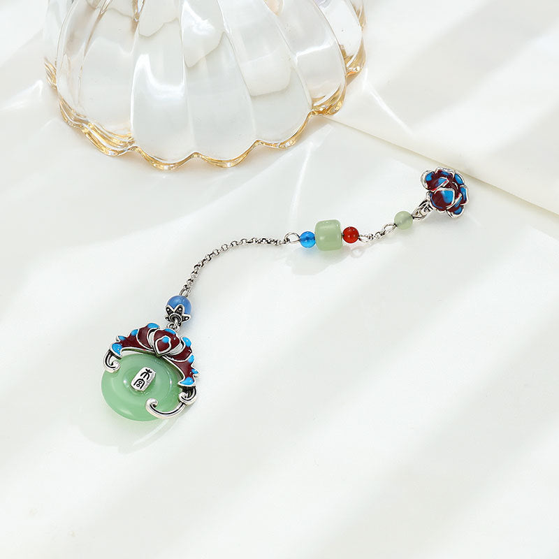 Classic Pendant with Timeless Appeal