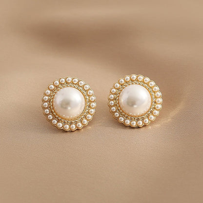 Charming Pearl Earring for Any Occasion