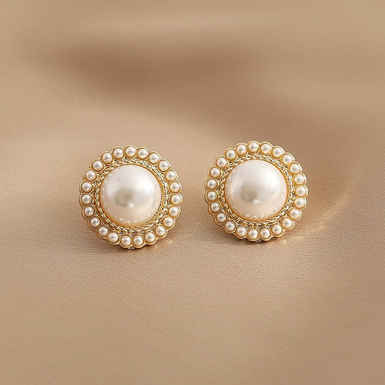 Charming Pearl Earring for Any Occasion