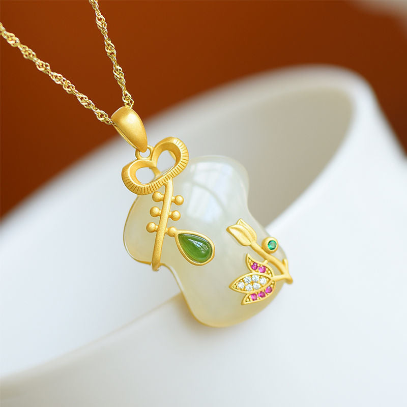 Beautiful Gold Necklace with Unique Style