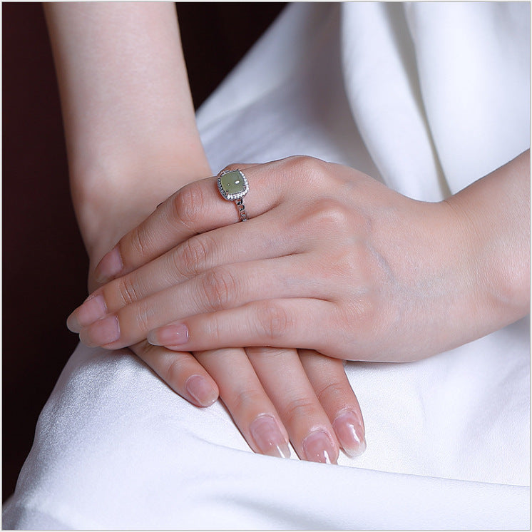 Classic Silver Bracelet with Timeless Appeal