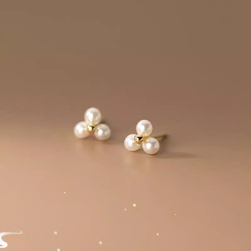 Stunning Pearl Earring for Daily Wear