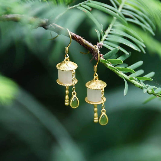 Charming Silver Earring for Any Occasion