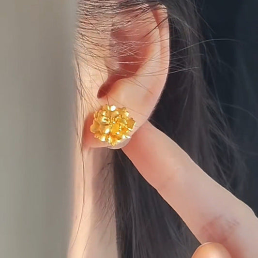 Romantic Gold Earring for Special Moments