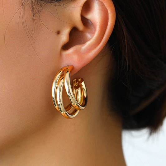 Charming Silver Earring for Any Occasion