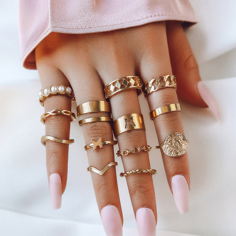 Beautiful Pearl Ring with Unique Style