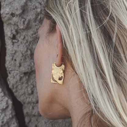 Beautiful Gold Earring with Unique Style
