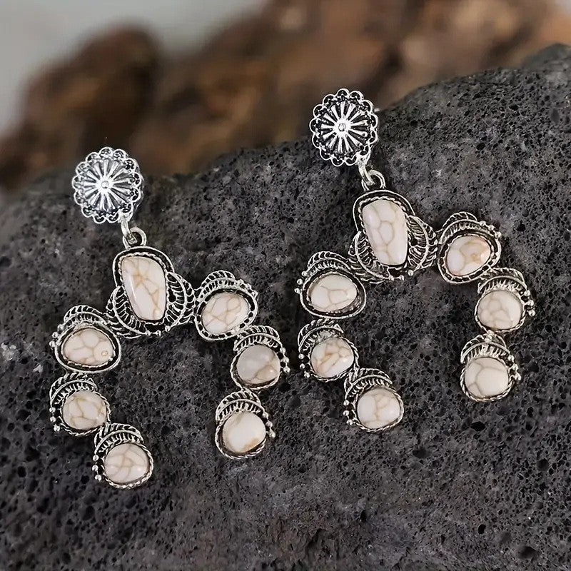 Charming Earring for Any Occasion