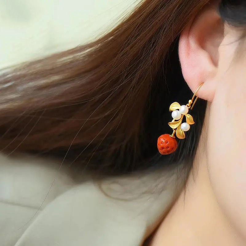 Romantic Gold Earring for Special Moments