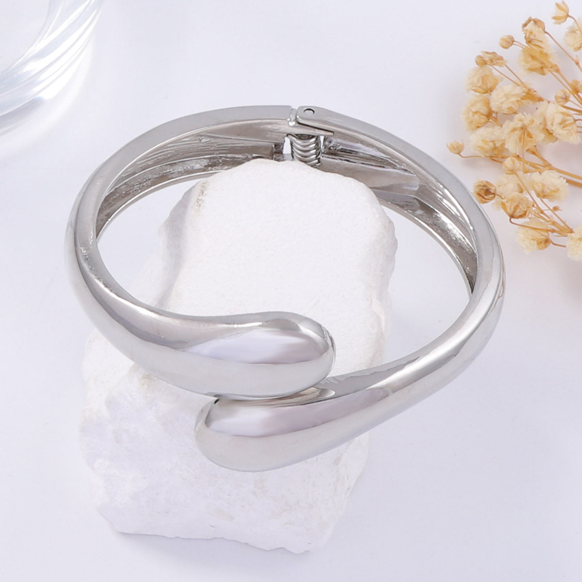 Charming Bracelet for Any Occasion