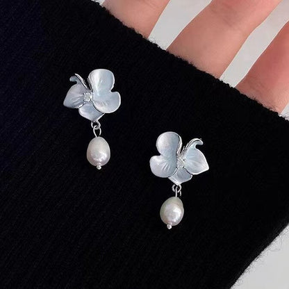 Stunning Pearl Earring for Daily Wear