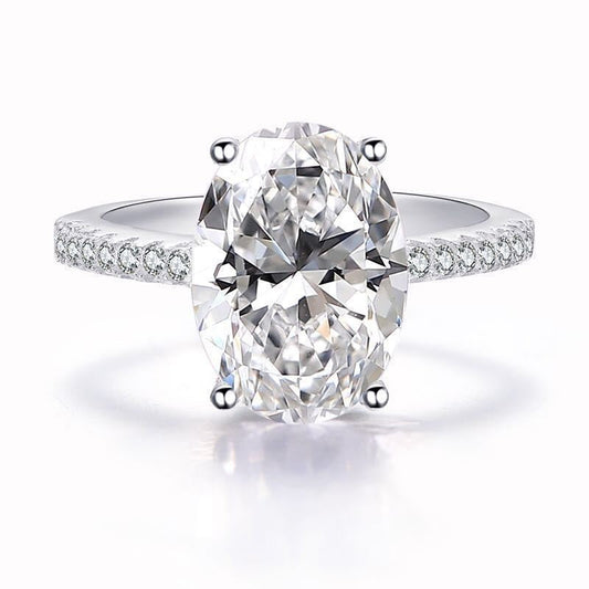 Classic Gold Ring with Timeless Appeal