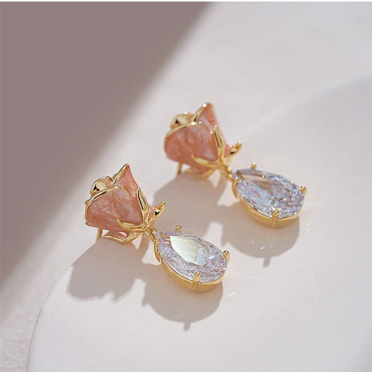 Charming Earring for Any Occasion
