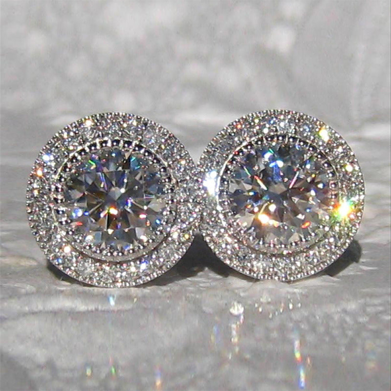 Charming Earring for Any Occasion