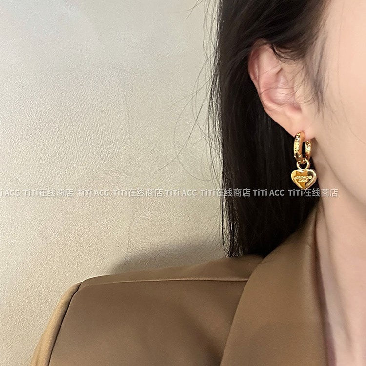 Beautiful Gold Earring with Unique Style