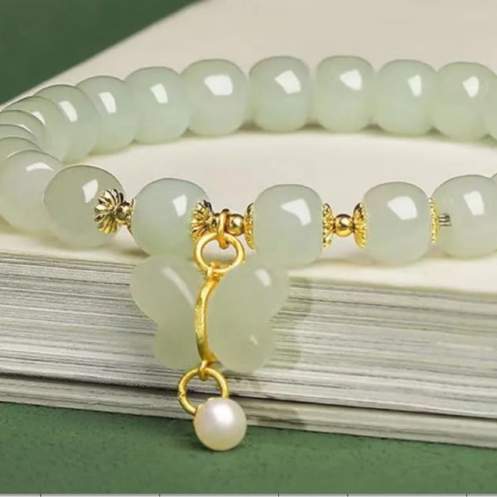 Classic Pearl Bracelet with Timeless Appeal