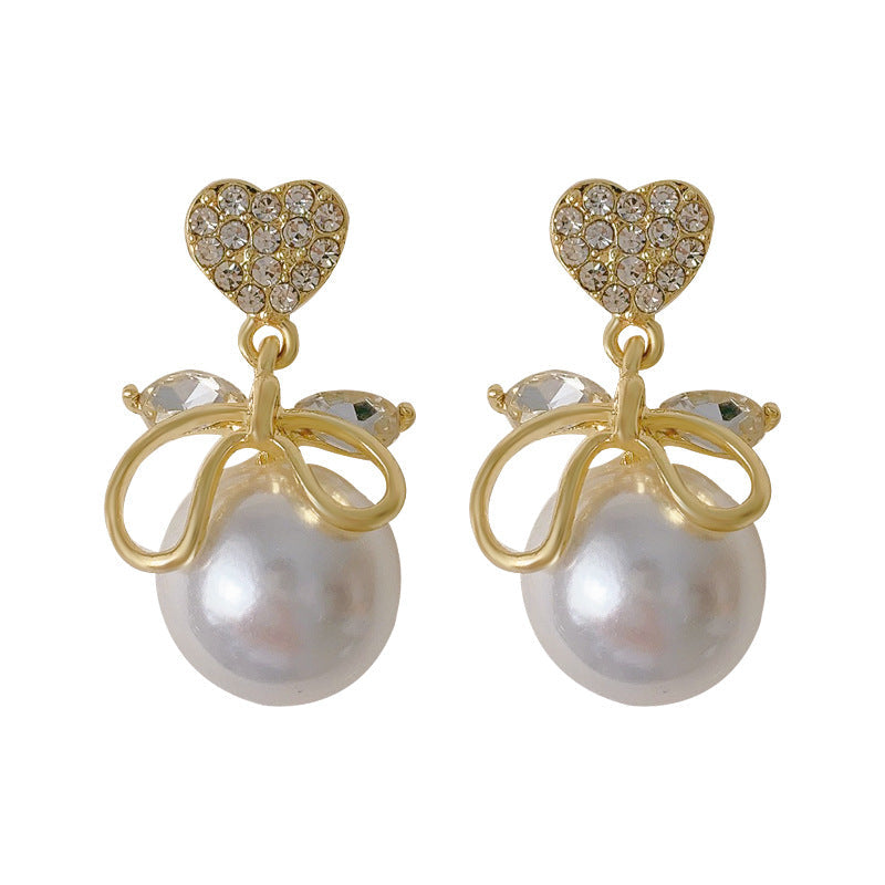 Charming Pearl Earring for Any Occasion