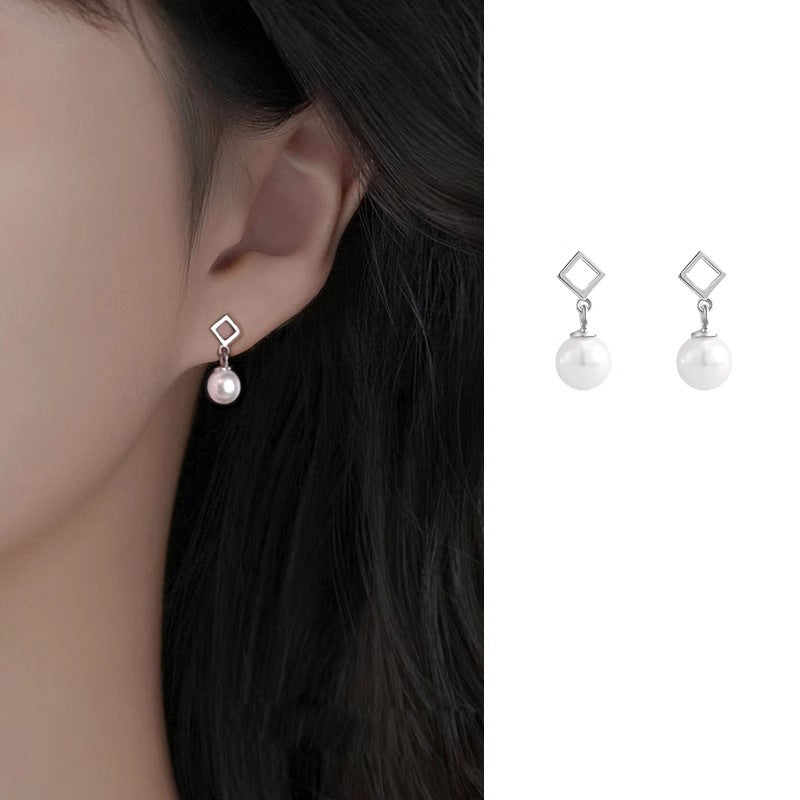 Beautiful Pearl Earring with Unique Style