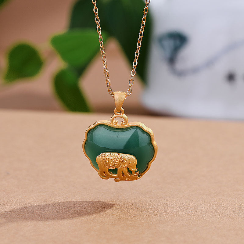 Romantic Gold Necklace for Special Moments