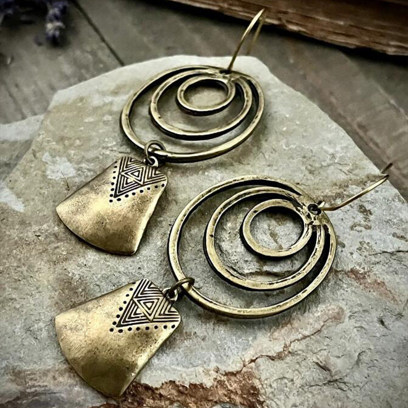Charming Earring for Any Occasion
