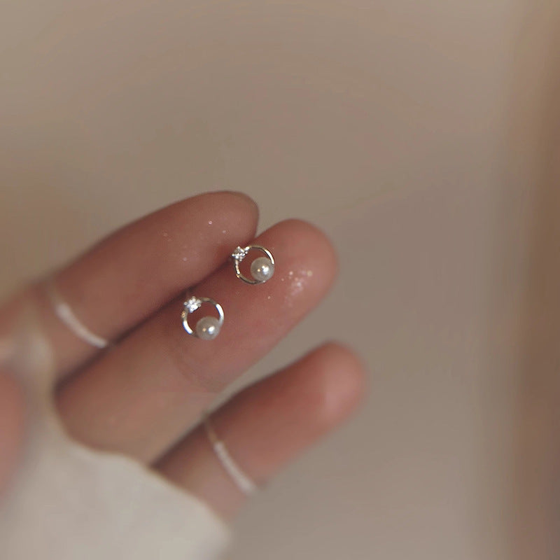 Classic Pearl Earring with Timeless Appeal
