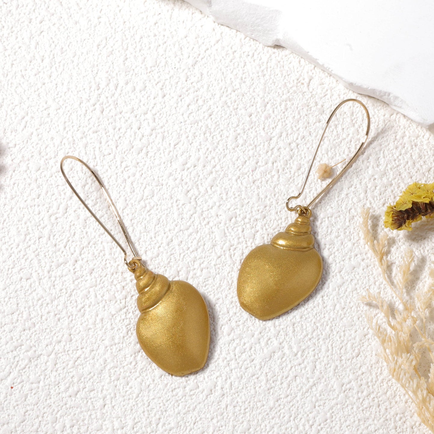Beautiful Gold Earring with Unique Style