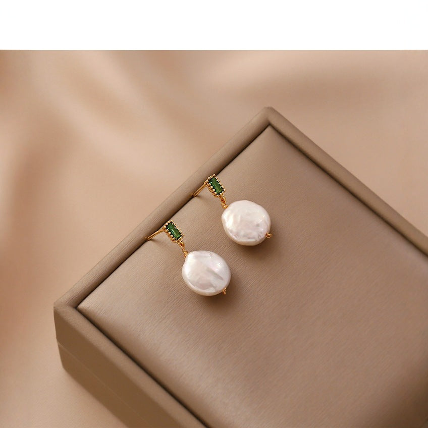 Classic Pearl Earring with Timeless Appeal