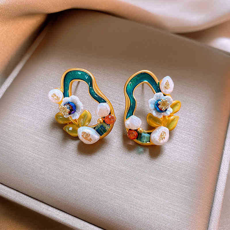 Stunning Pearl Earring for Daily Wear