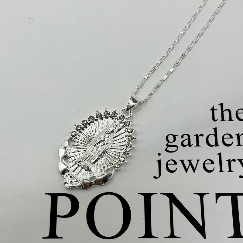 Charming Necklace for Any Occasion