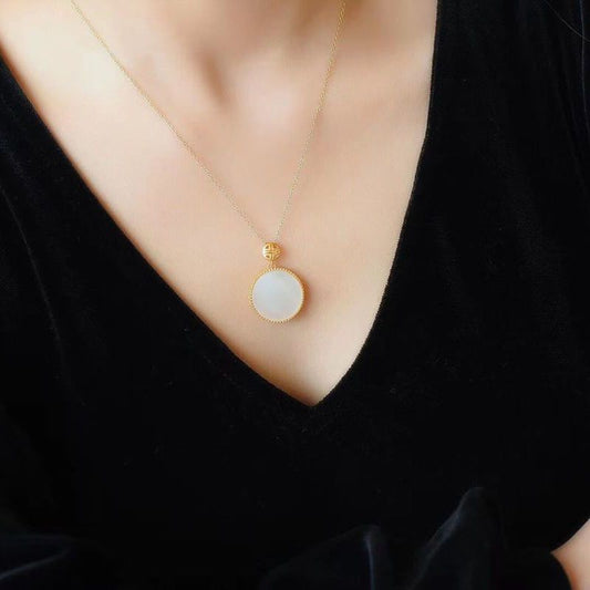 Charming Silver Necklace for Any Occasion