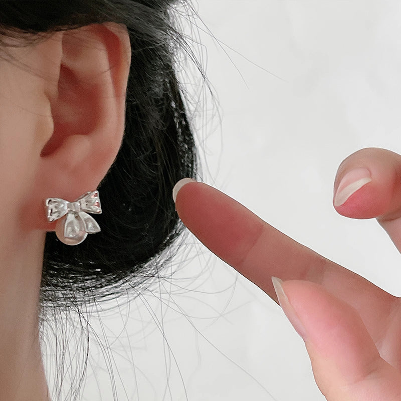 Beautiful Pearl Earring with Unique Style