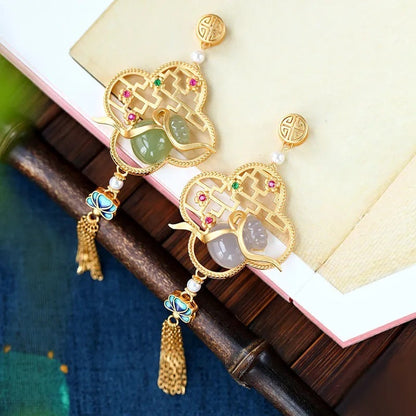 Beautiful Gold Necklace with Unique Style