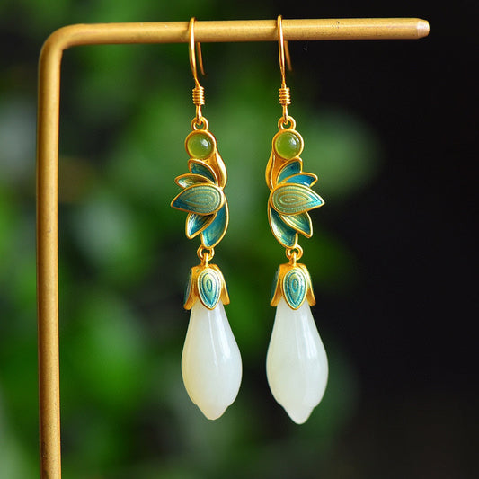 Romantic Gold Earring for Special Moments