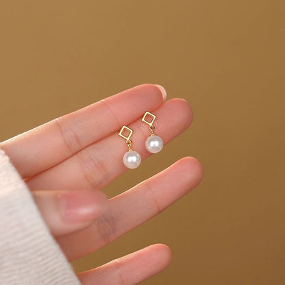Beautiful Pearl Earring with Unique Style