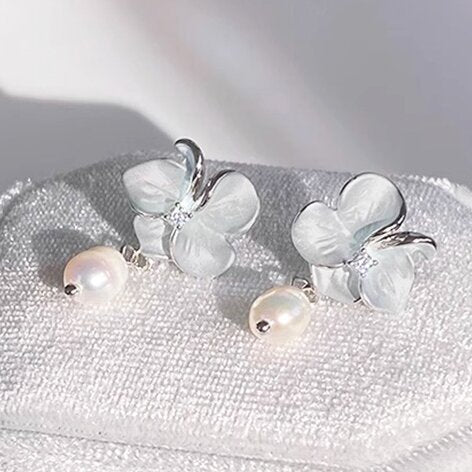 Stunning Pearl Earring for Daily Wear