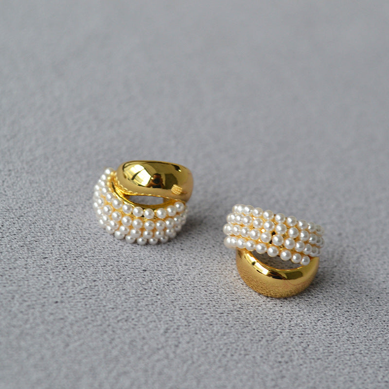 Beautiful Gold Earring with Unique Style