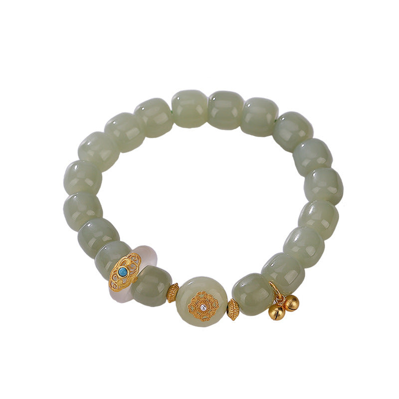 Classic Gold Bracelet with Timeless Appeal