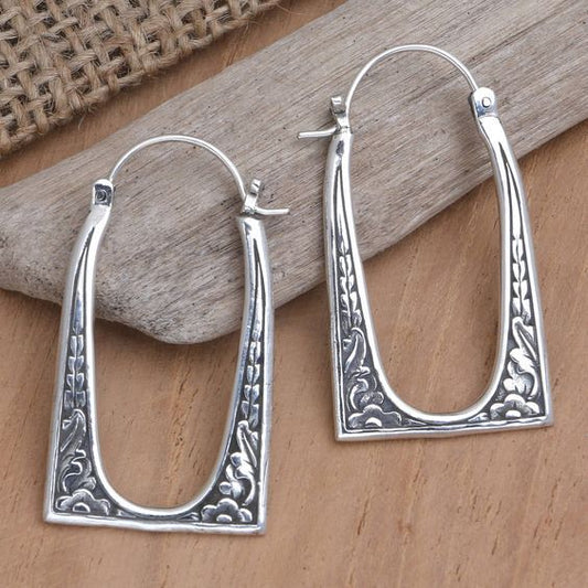 Charming Earring for Any Occasion
