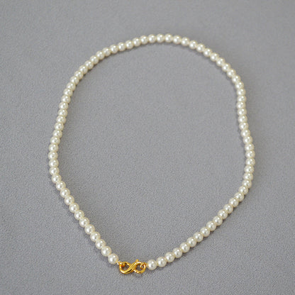 Classic Pearl Necklace with Timeless Appeal