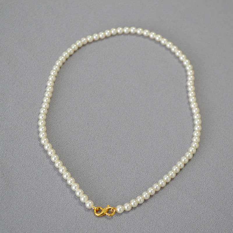 Classic Pearl Necklace with Timeless Appeal