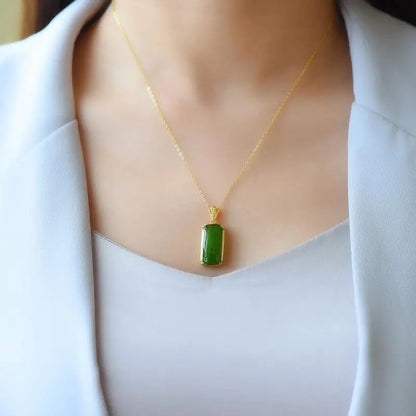 Beautiful Gold Necklace with Unique Style