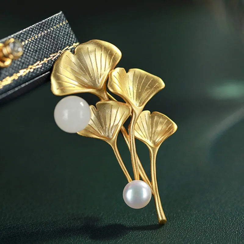 Classic Pearl Pendant with Timeless Appeal