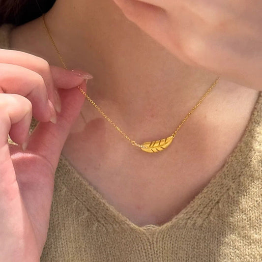 Stunning Gold Necklace for Daily Wear