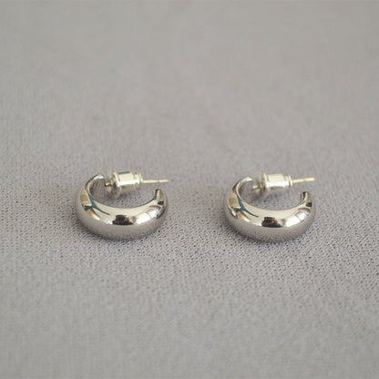 Romantic Gold Earring for Special Moments