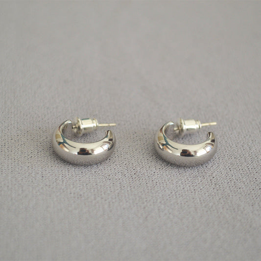 Romantic Gold Earring for Special Moments