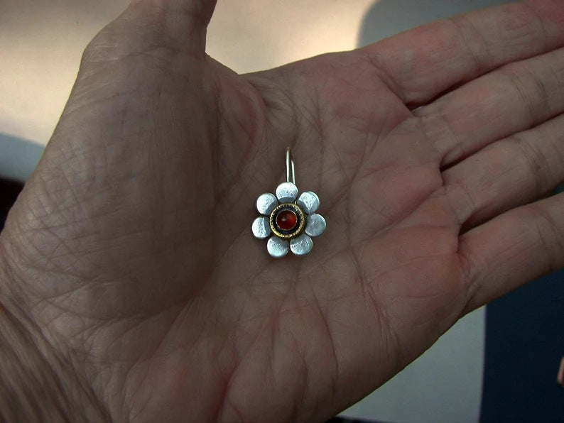 Charming Earring for Any Occasion