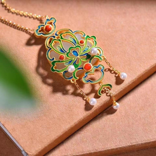 Stunning Silver Necklace for Daily Wear