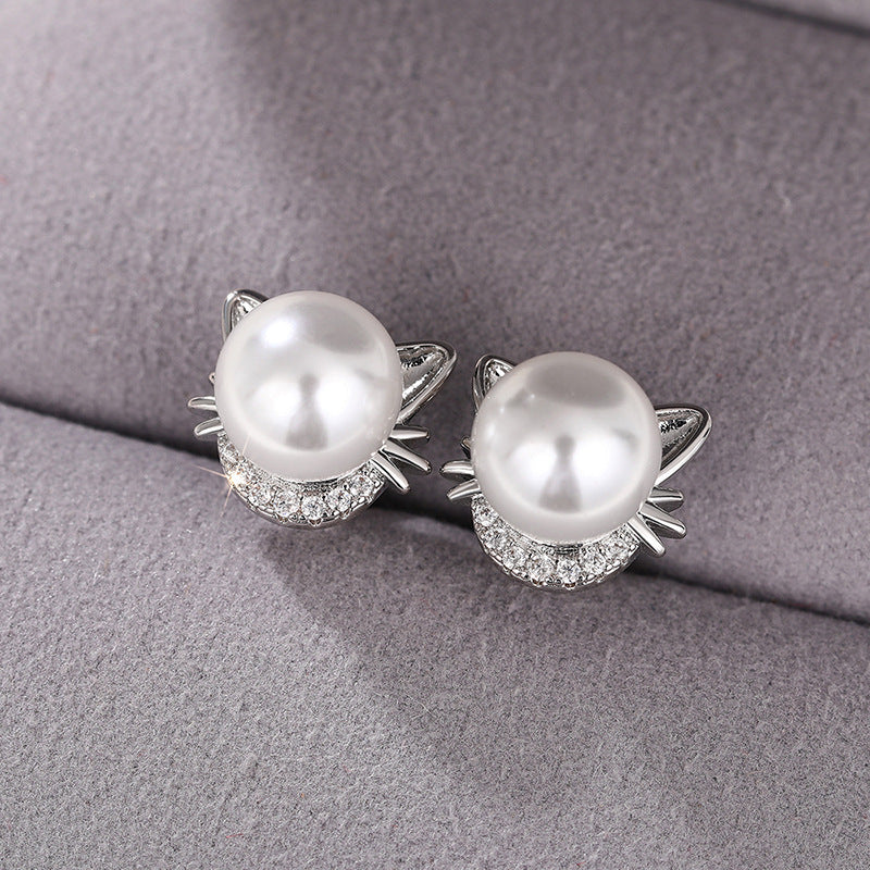 Beautiful Pearl Piece with Unique Style