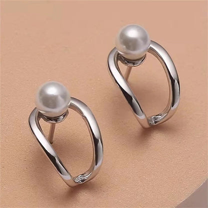 Charming Pearl Earring for Any Occasion