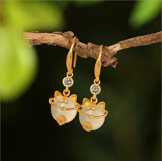 Charming Gold Earring for Any Occasion